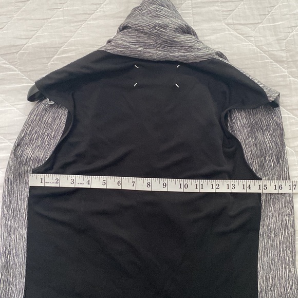 ✨PRICE DROP✨ Stunning Maison Martin Margiela wrap in EUC - Picture 9 of 9